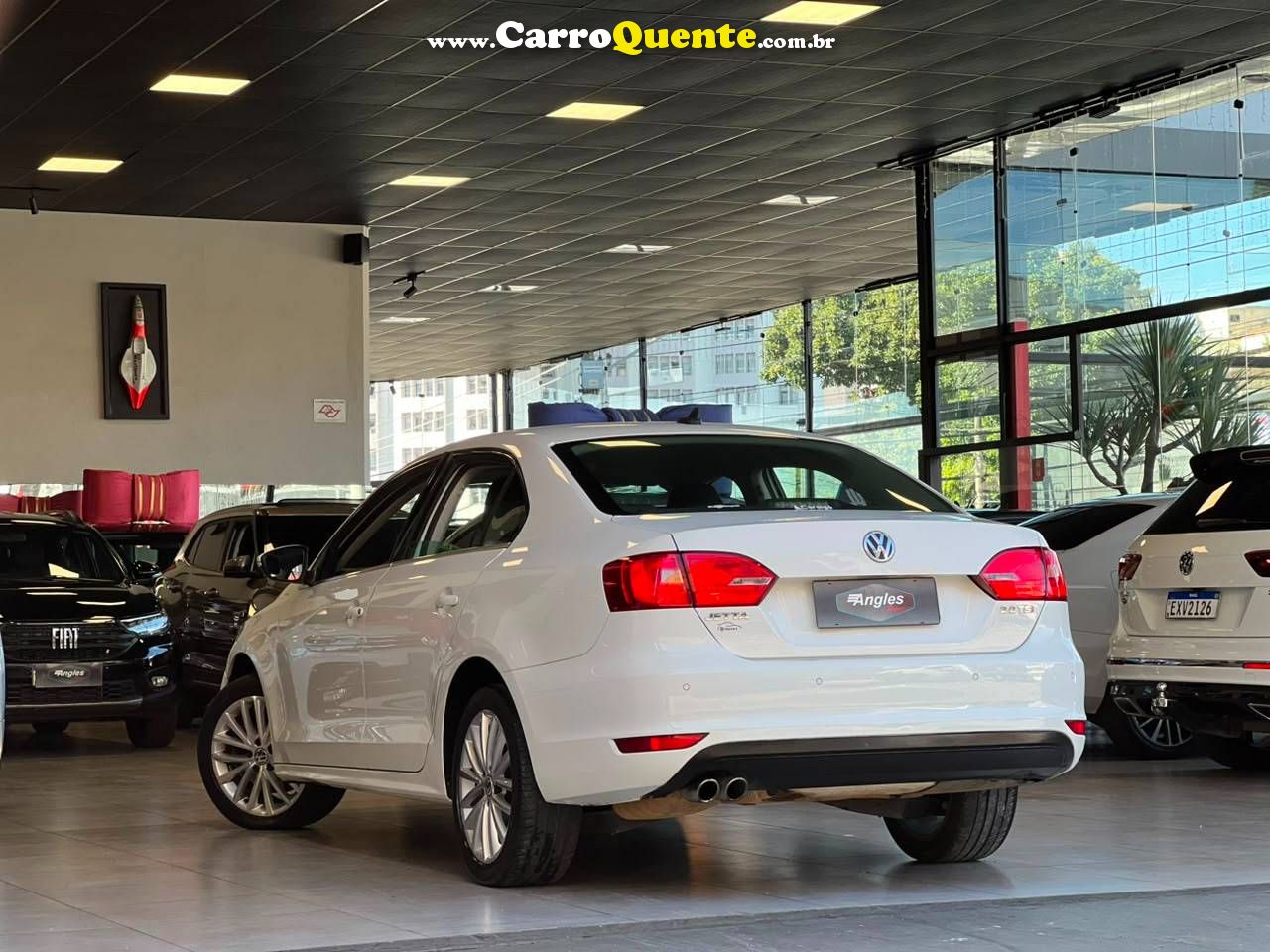 VOLKSWAGEN JETTA 2.0 TSI HIGHLINE 200CV 2012 - Loja
