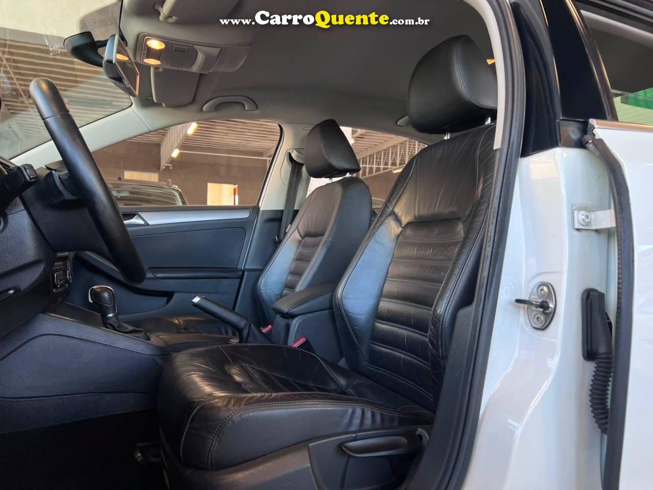 VOLKSWAGEN JETTA 2.0 TSI HIGHLINE 200CV 2012 - Loja