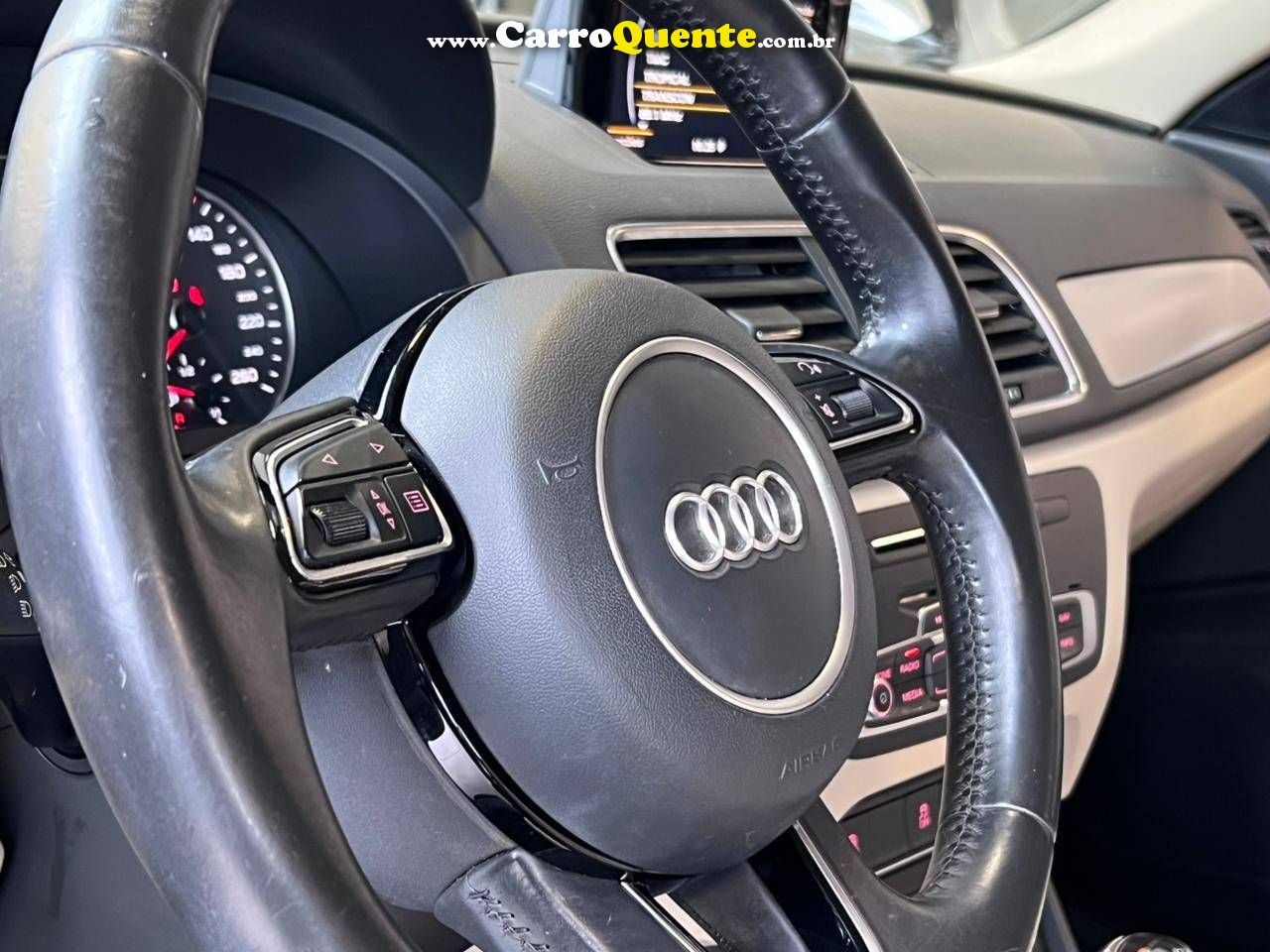 AUDI Q3 1.4 TFSI ATTRACTION 2016 - Loja