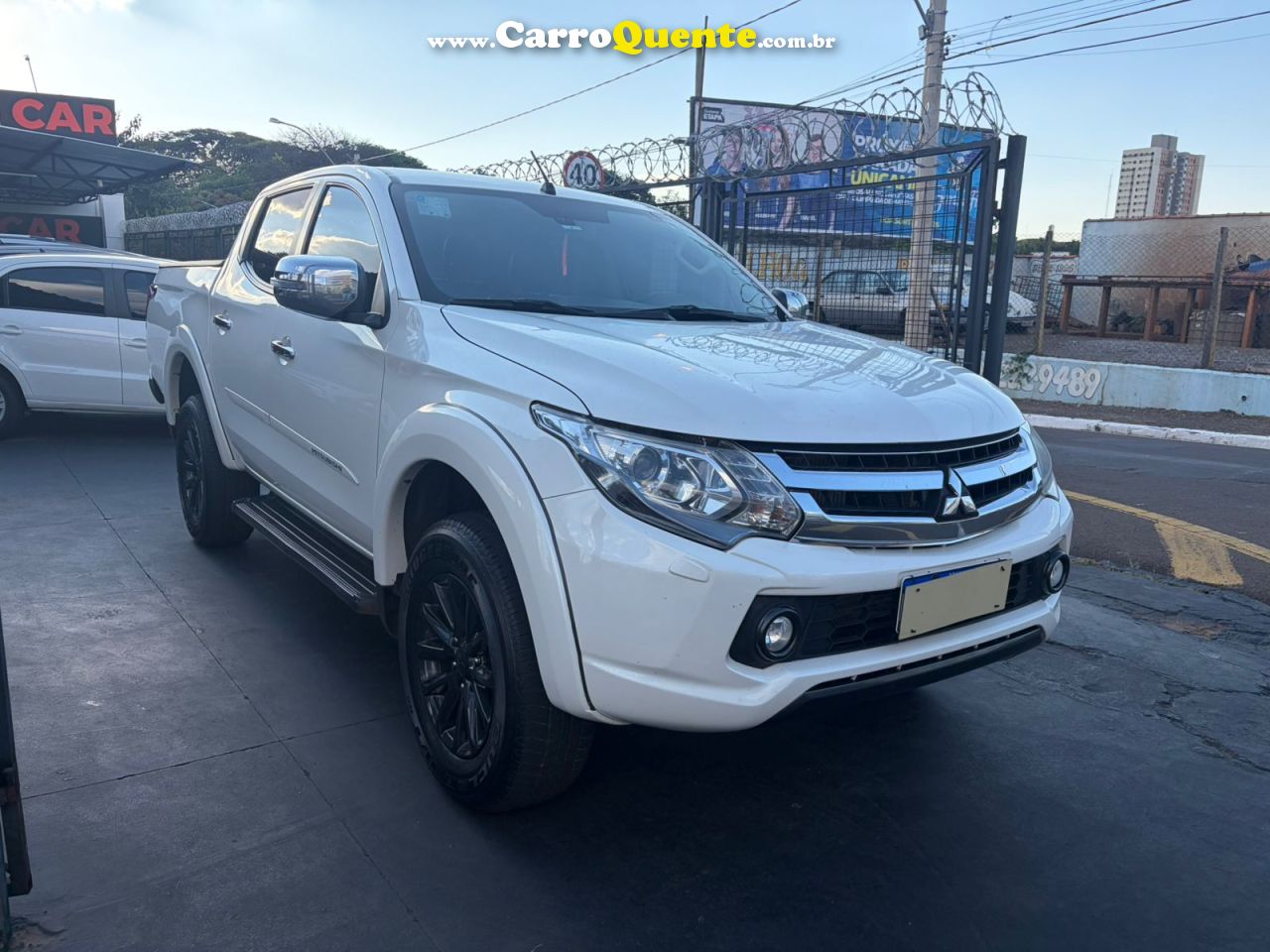MITSUBISHI L200 TRITON 2.4 16V TURBO SPORT HPE-S CD 4X4 2019 - Loja