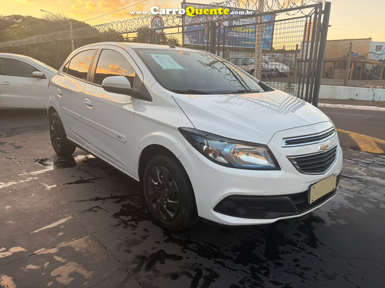 CHEVROLET ONIX 1.4 MPFI LT 8V 2015 - Loja