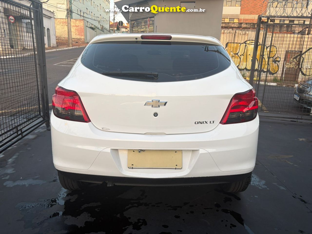 CHEVROLET ONIX 1.4 MPFI LT 8V 2015 - Loja