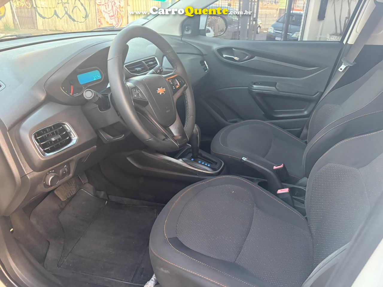 CHEVROLET ONIX 1.4 MPFI LT 8V 2015 - Loja