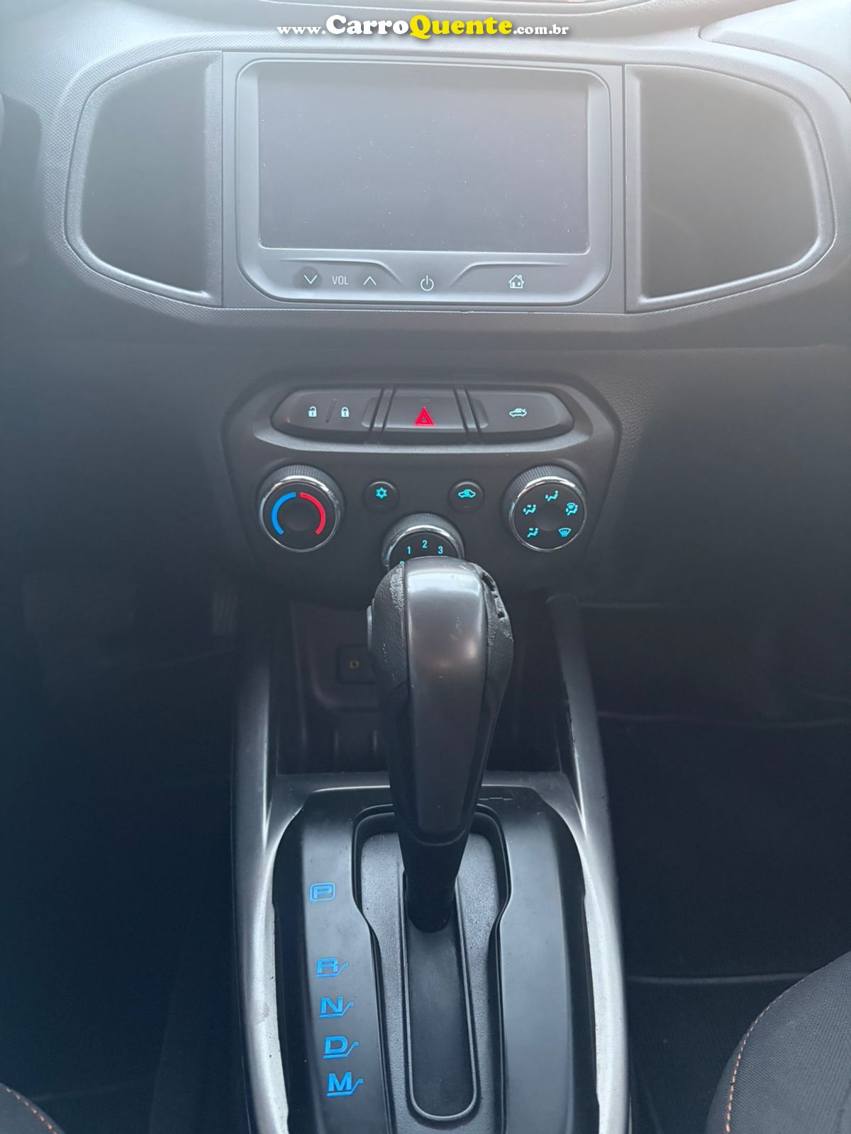 CHEVROLET ONIX 1.4 MPFI LT 8V 2015 - Loja