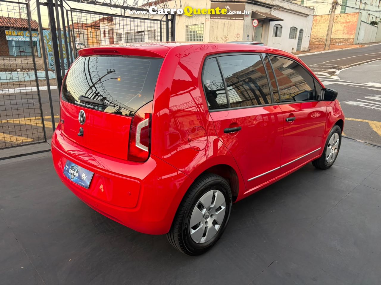 VOLKSWAGEN UP 1.0 MPI TAKE UP 12V 2015 - Loja