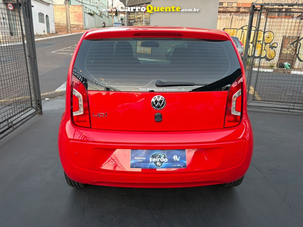 VOLKSWAGEN UP 1.0 MPI TAKE UP 12V 2015 - Loja