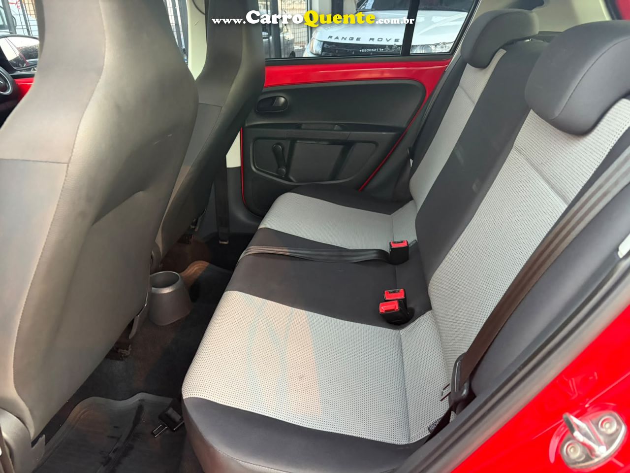 VOLKSWAGEN UP 1.0 MPI TAKE UP 12V 2015 - Loja