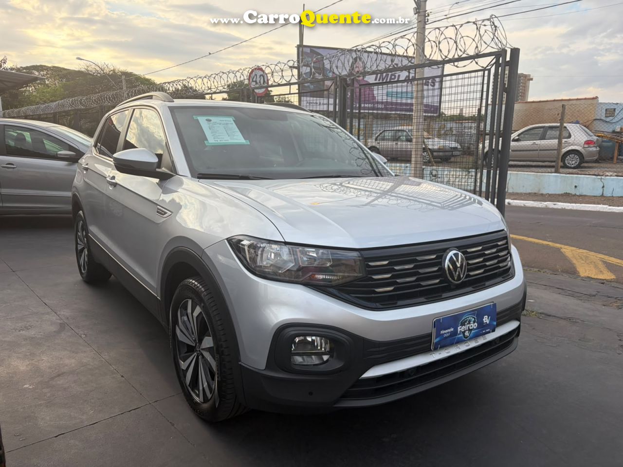 VOLKSWAGEN T-CROSS 1.0 200 TSI TOTAL COMFORTLINE 2022 - Loja