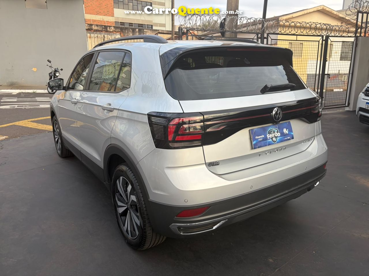 VOLKSWAGEN T-CROSS 1.0 200 TSI TOTAL COMFORTLINE 2022 - Loja