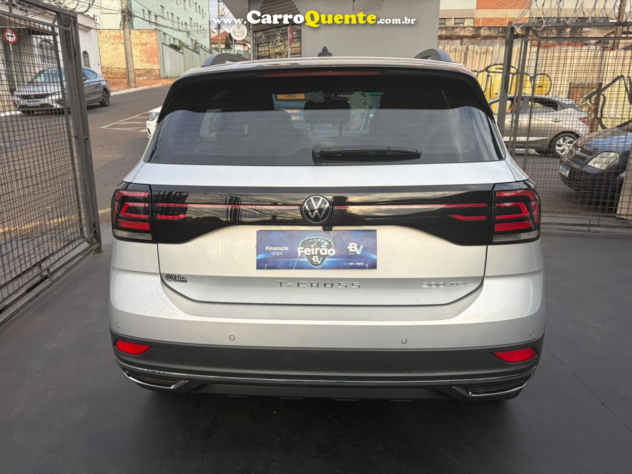 VOLKSWAGEN T-CROSS 1.0 200 TSI TOTAL COMFORTLINE 2022 - Loja