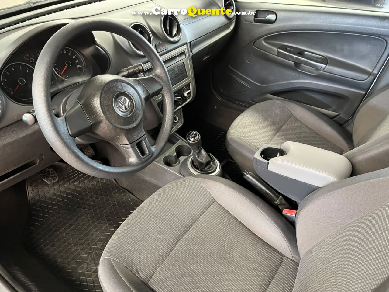 VOLKSWAGEN   VOYAGE 1.01.0 CITY MI TOTAL FLEX 8V 4P   PRATA 2014 1.0 FLEX - Loja