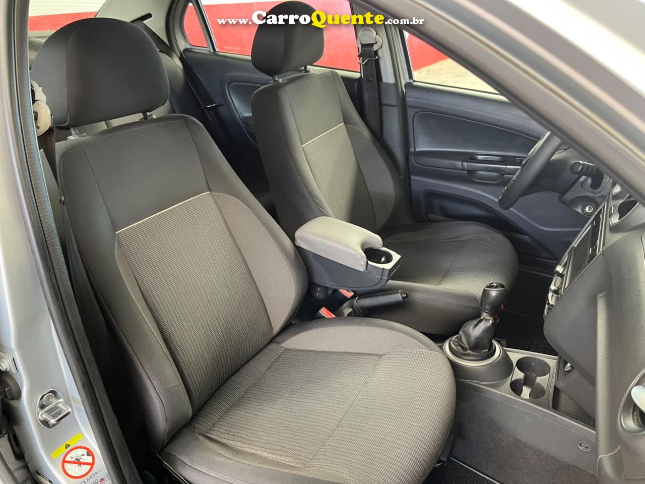 VOLKSWAGEN   VOYAGE 1.01.0 CITY MI TOTAL FLEX 8V 4P   PRATA 2014 1.0 FLEX - Loja