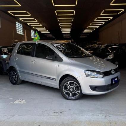 VOLKSWAGEN   FOX SELEÇÃO 1.6 TOTAL FLEX 8V 5P   PRATA 2014 1.6 FLEX