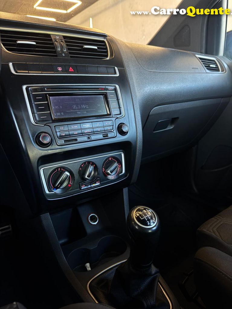 VOLKSWAGEN   FOX SELEÇÃO 1.6 TOTAL FLEX 8V 5P   PRATA 2014 1.6 FLEX - Loja