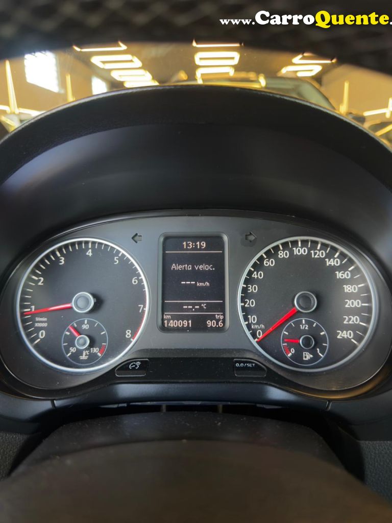 VOLKSWAGEN   FOX SELEÇÃO 1.6 TOTAL FLEX 8V 5P   PRATA 2014 1.6 FLEX - Loja