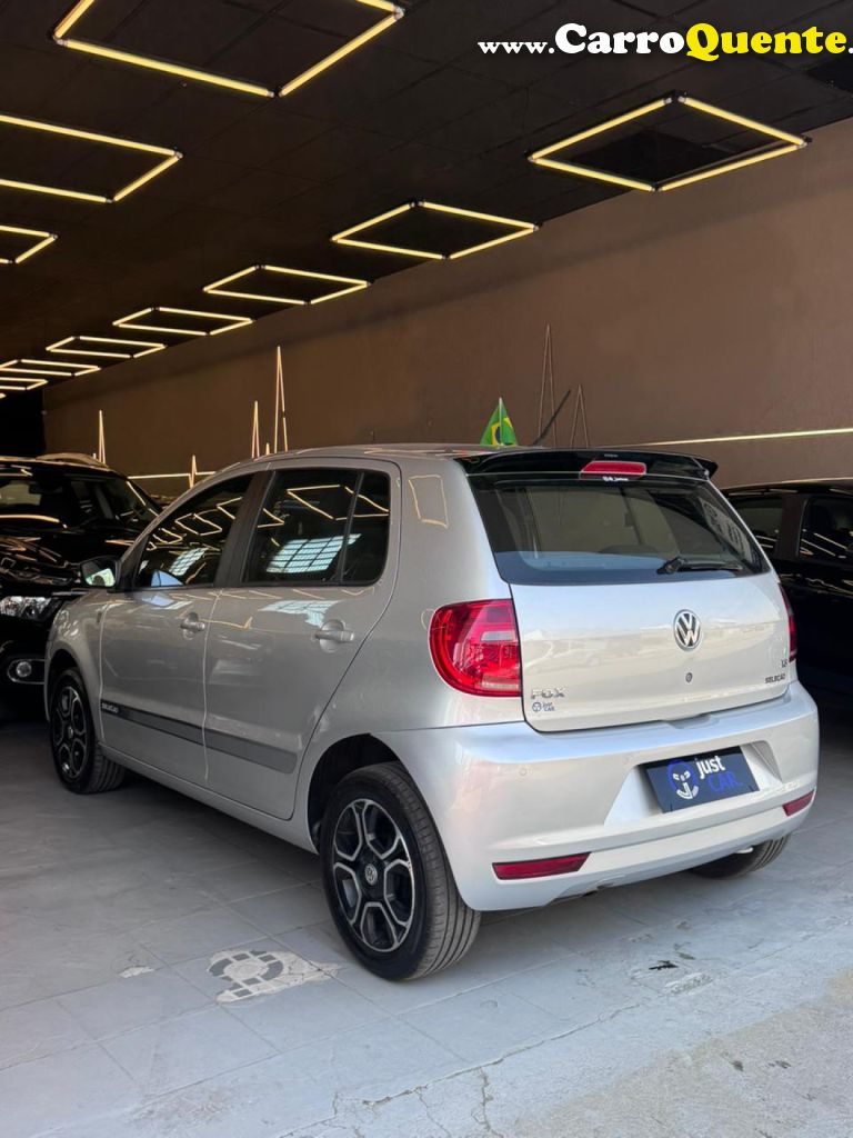 VOLKSWAGEN   FOX SELEÇÃO 1.6 TOTAL FLEX 8V 5P   PRATA 2014 1.6 FLEX - Loja