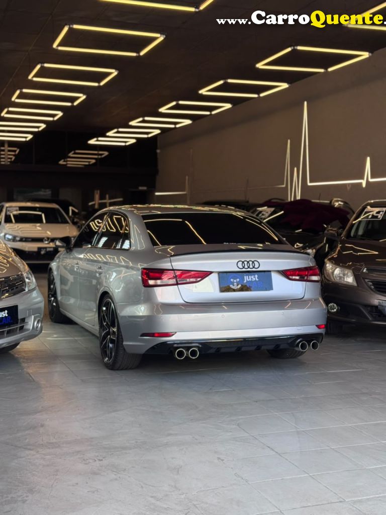 AUDI   A3 SED. AMBITION 2.0 TSFI 220CV S-TRONIC   PRATA 2018 2.0 GASOLINA - Loja