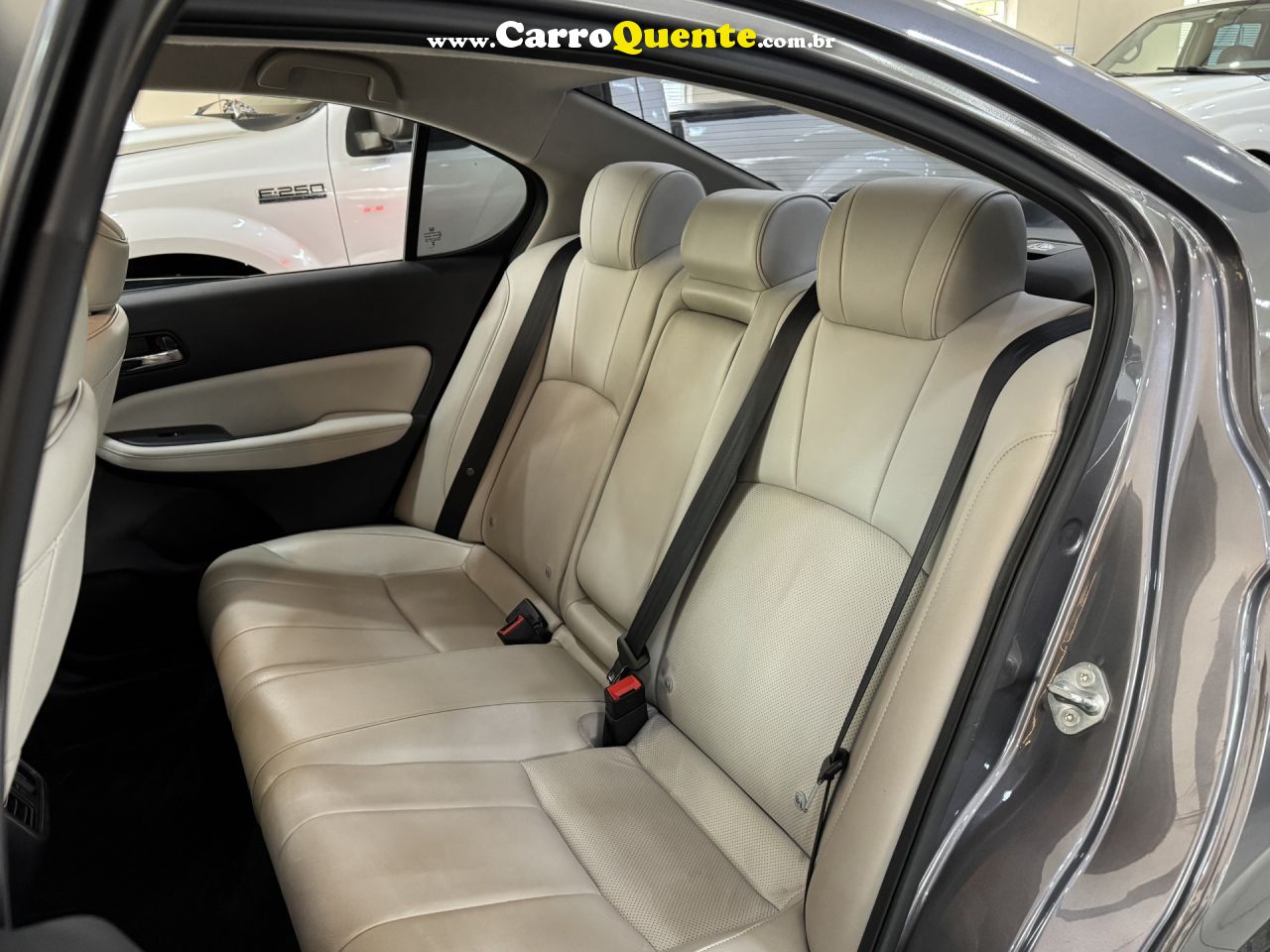 HONDA   CITY SEDAN TOURING 1.5 FLEX 16V 4P AUT.   CINZA 2022 1.5 FLEX - Loja