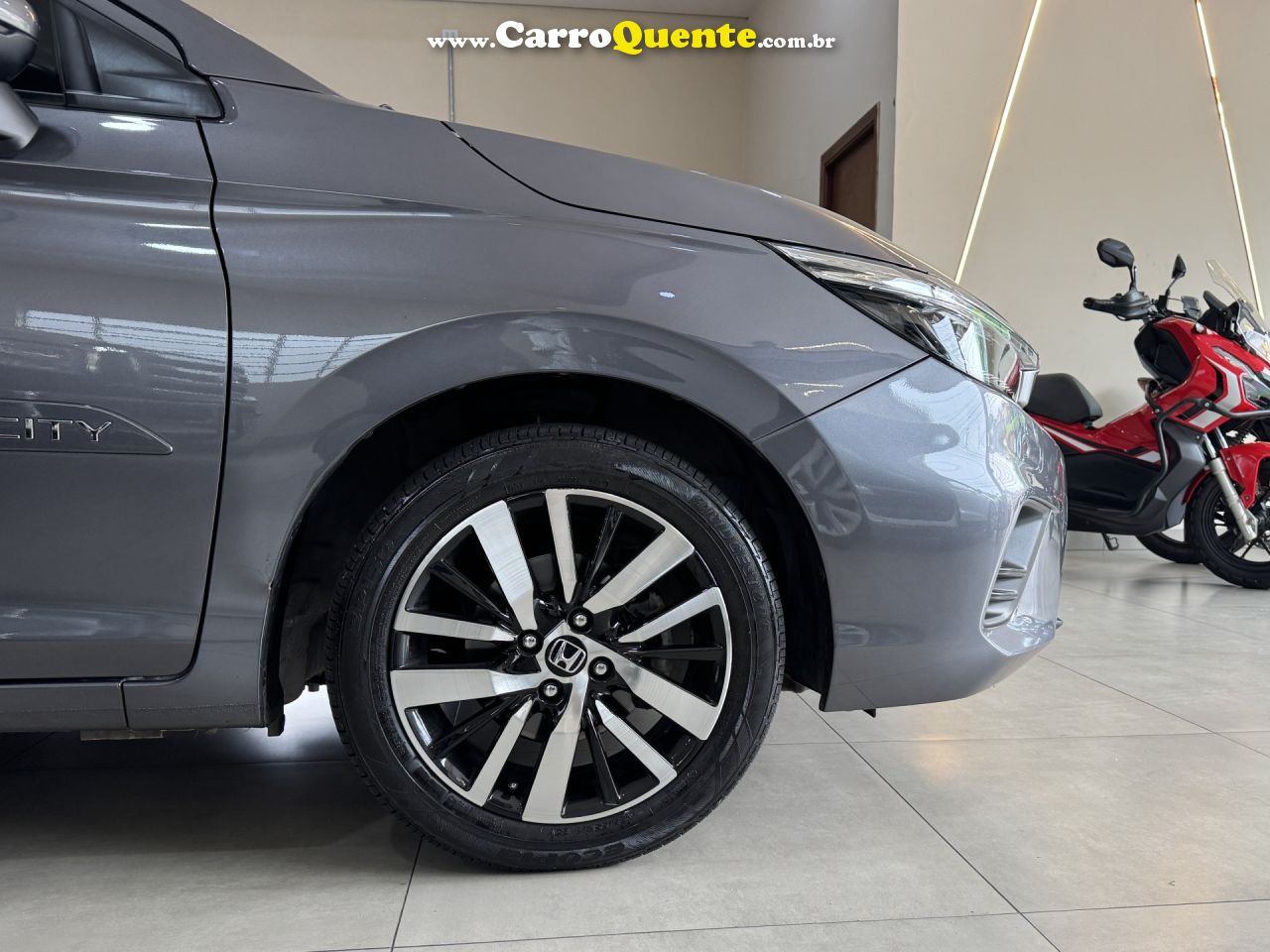 HONDA   CITY SEDAN TOURING 1.5 FLEX 16V 4P AUT.   CINZA 2022 1.5 FLEX - Loja