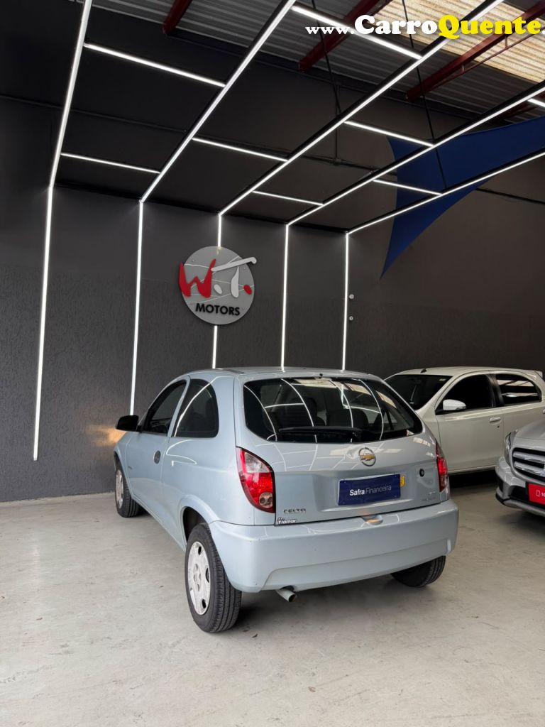 CHEVROLET   CELTA SPIRIT LT 1.0 MPFI 8V FLEXP. 5P   PRATA 2007 1.0 FLEX - Loja