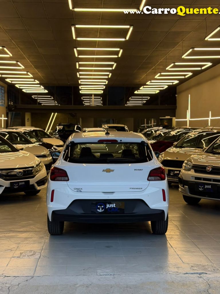 CHEVROLET   ONIX HATCH 1.0 12V FLEX 5P MEC.   BRANCO 2025 1.0 FLEX - Loja