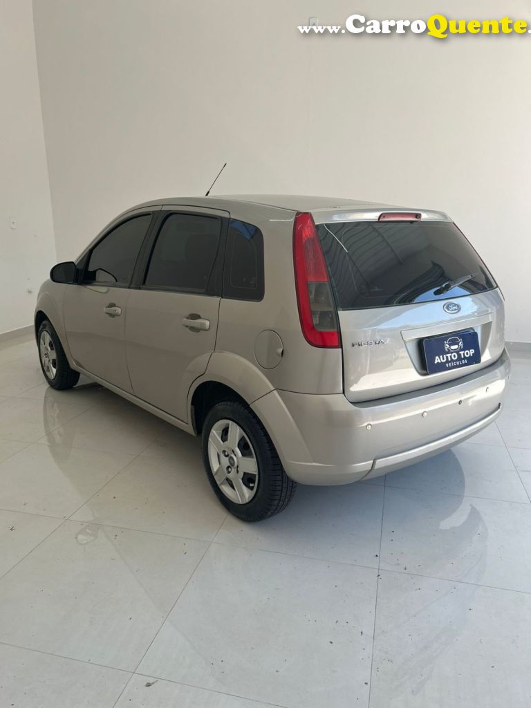 FORD   FIESTA SE 1.6 8V FLEX 5P   PRATA 2014 1.6 FLEX - Loja
