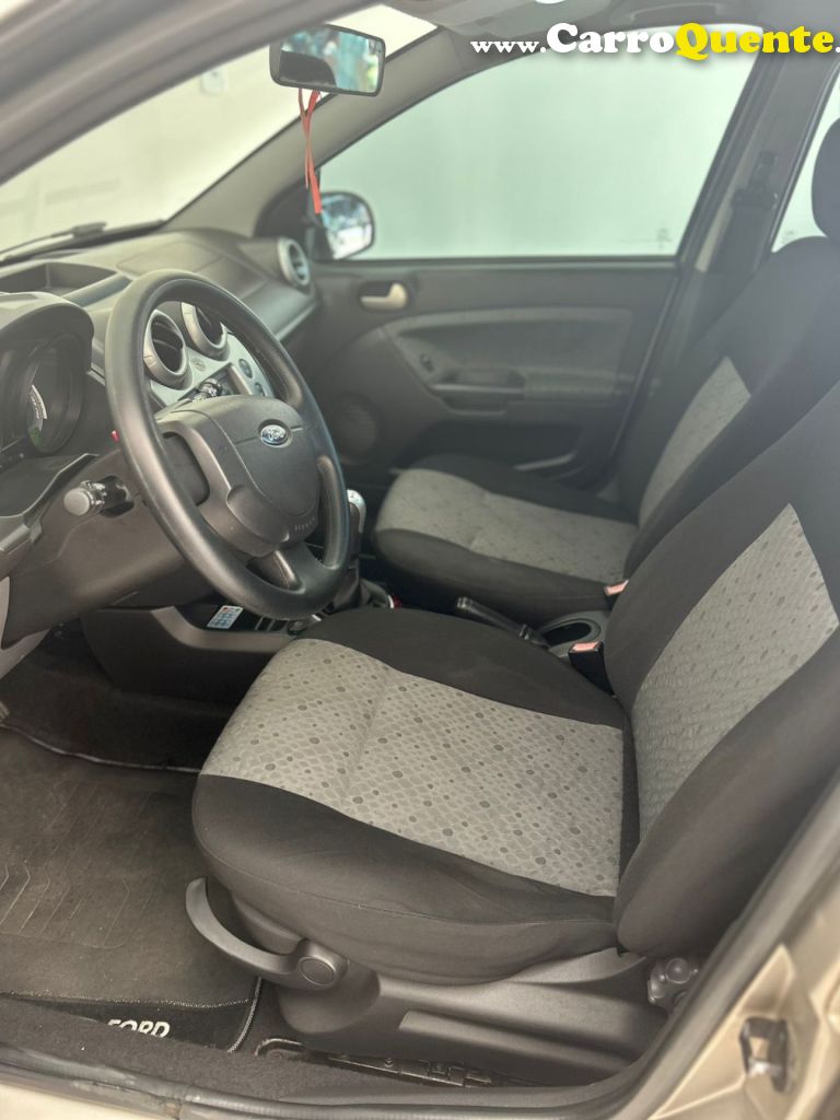 FORD   FIESTA SE 1.6 8V FLEX 5P   PRATA 2014 1.6 FLEX - Loja