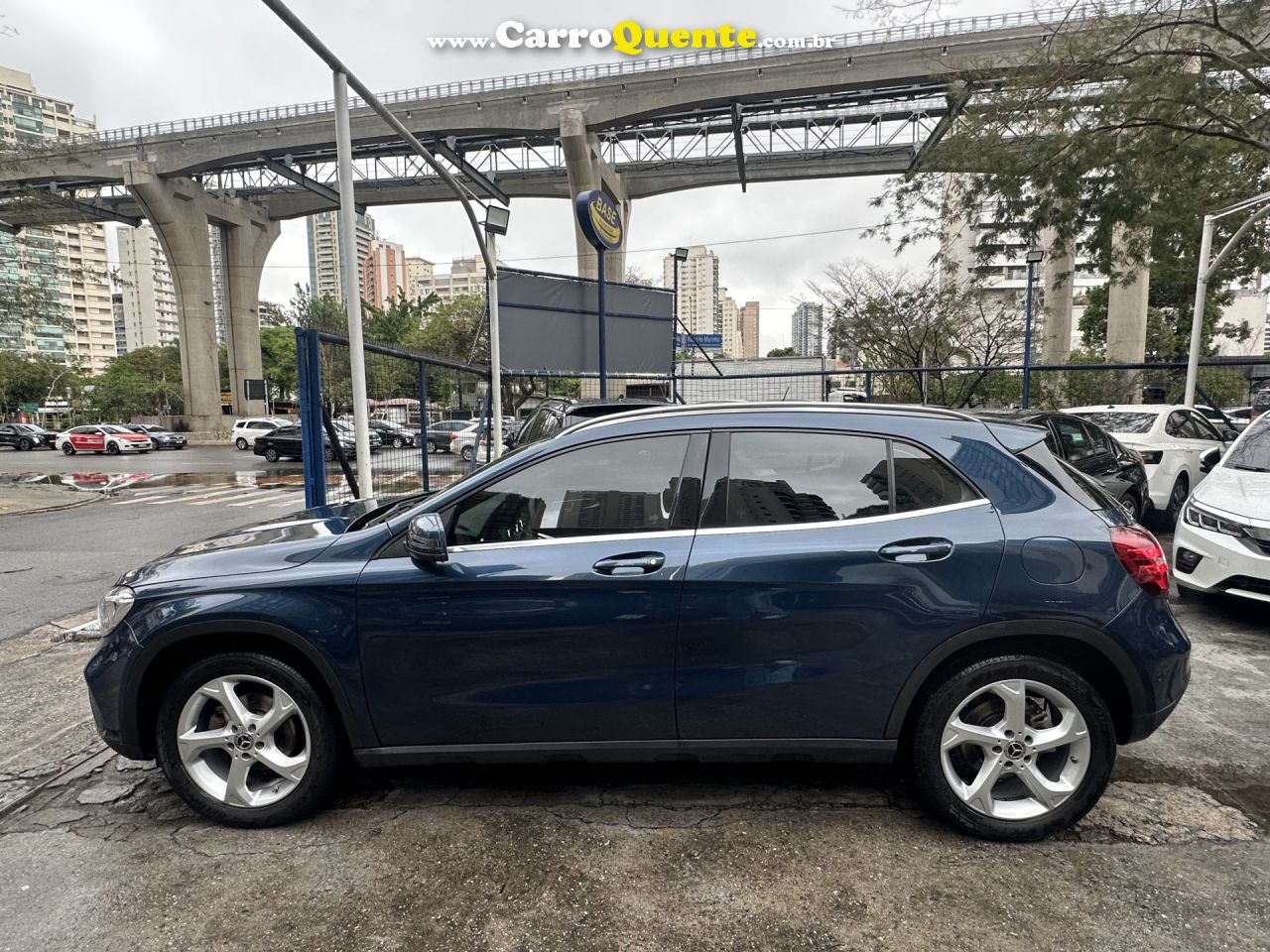 MERCEDES-BENZ   GLA 200 STYLE 1.6 TB 16VFLEX AUT.   AZUL 2020 1.6 FLEX - Loja