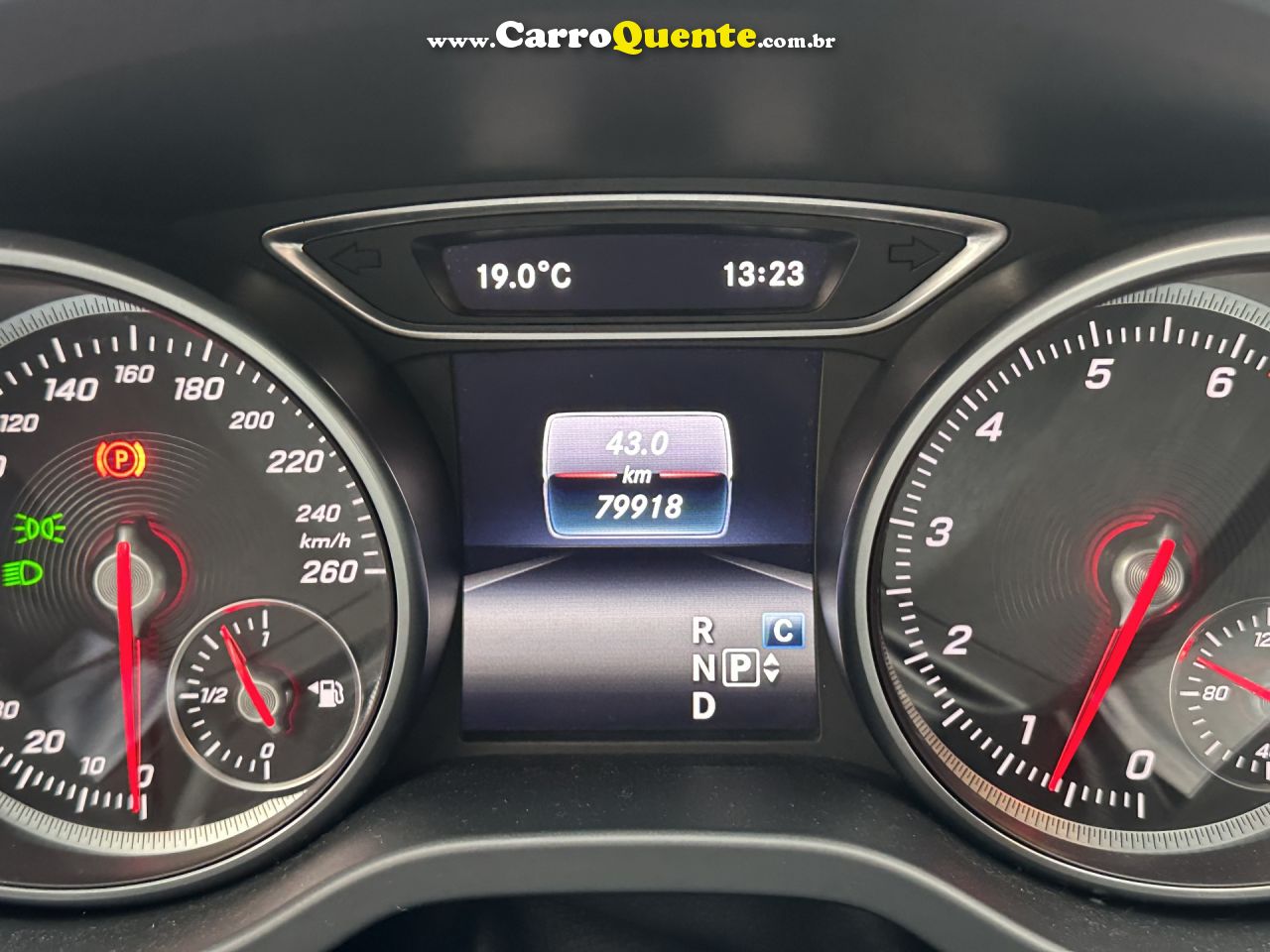 MERCEDES-BENZ   GLA 200 STYLE 1.6 TB 16VFLEX AUT.   AZUL 2020 1.6 FLEX - Loja