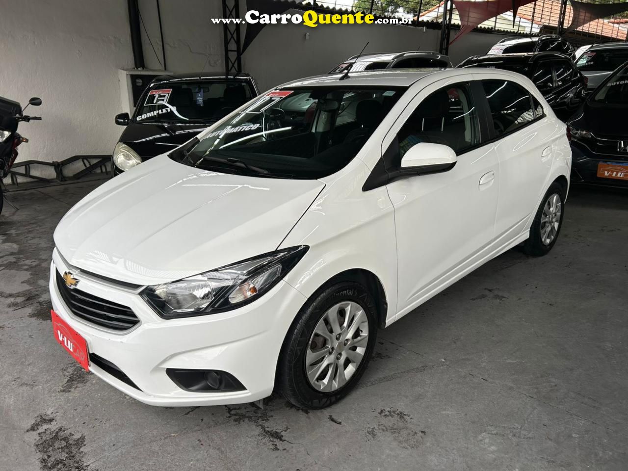 CHEVROLET   ONIX HATCH LT 1.4 8V FLEXPOWER 5P AUT.   BRANCO 2017 1.4 FLEX - Loja