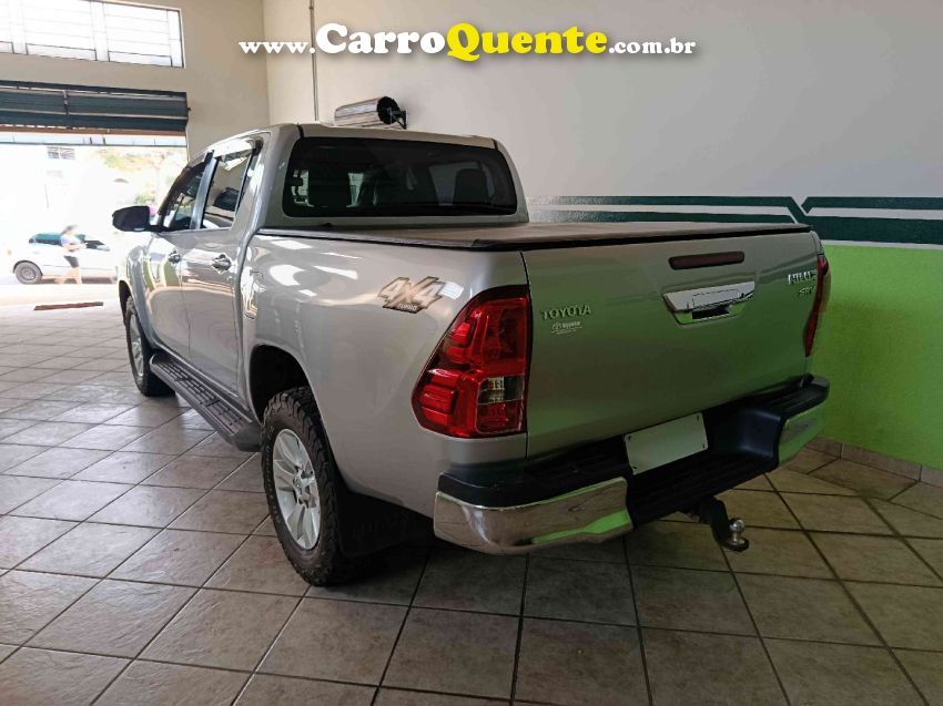 Toyota HILUX 2.8 SR 4X4 CD 16V DIESEL 4P AUTOMÁTICO - Loja