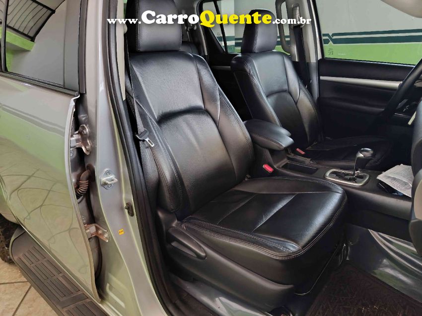Toyota HILUX 2.8 SR 4X4 CD 16V DIESEL 4P AUTOMÁTICO - Loja