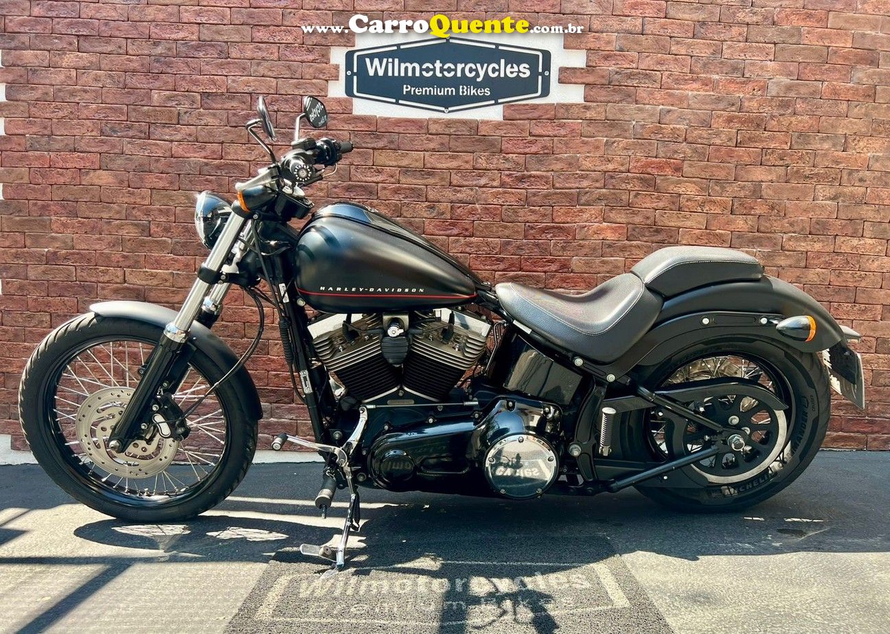 HARLEY-DAVIDSON SOFTAIL BLACKLINE 2012 - Loja