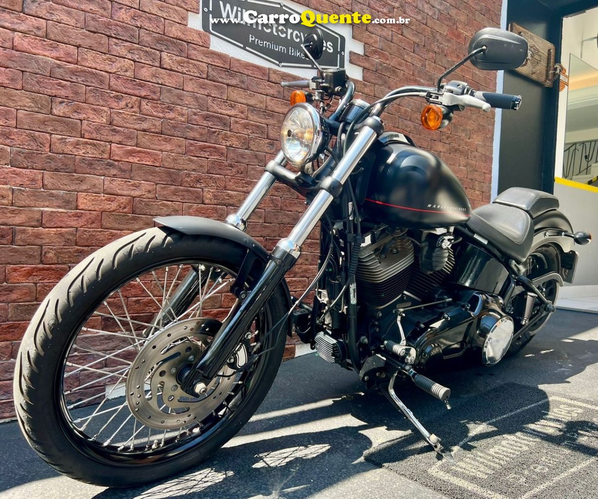 HARLEY-DAVIDSON SOFTAIL BLACKLINE 2012 - Loja