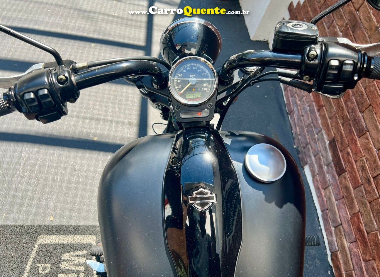 HARLEY-DAVIDSON SOFTAIL BLACKLINE 2012 - Loja