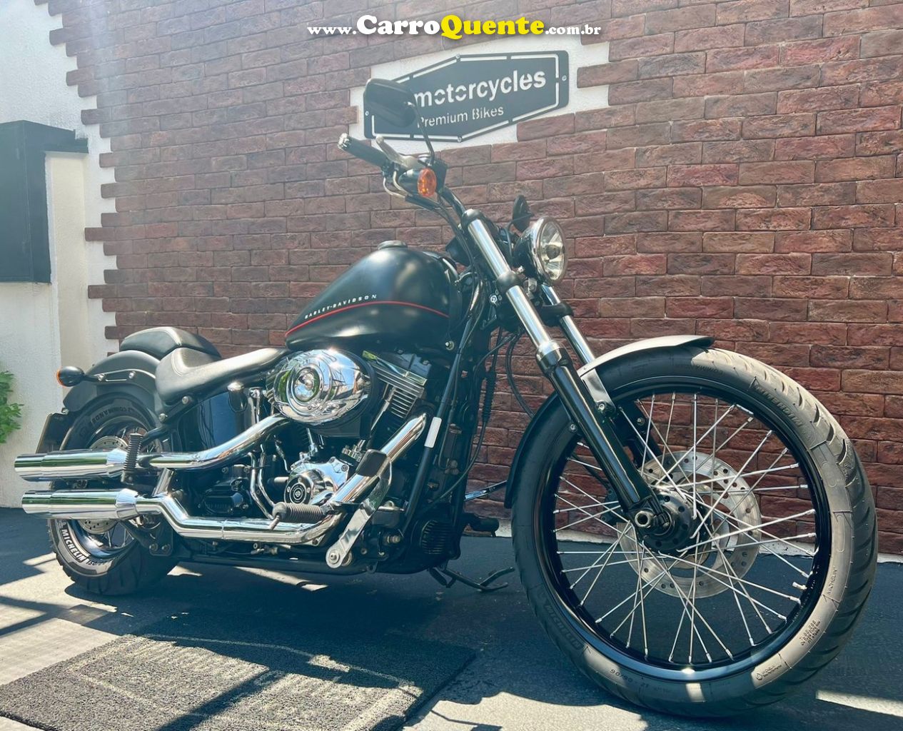 HARLEY-DAVIDSON SOFTAIL BLACKLINE 2012 - Loja