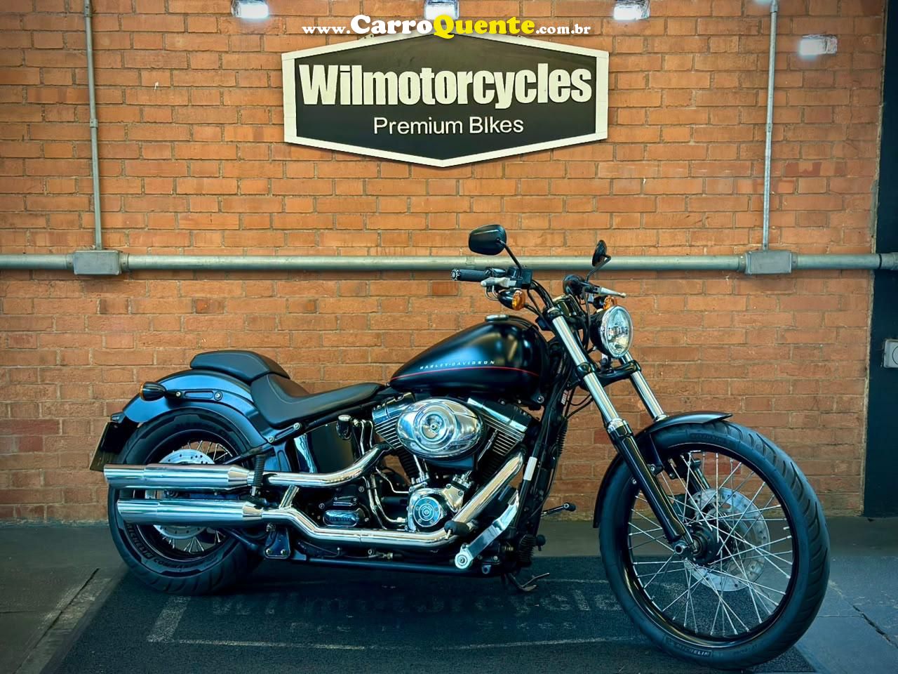 HARLEY-DAVIDSON SOFTAIL BLACKLINE 2012 - Loja