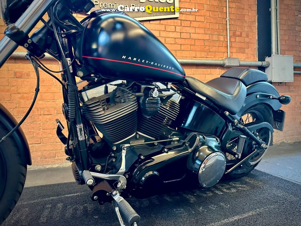 HARLEY-DAVIDSON SOFTAIL BLACKLINE 2012 - Loja