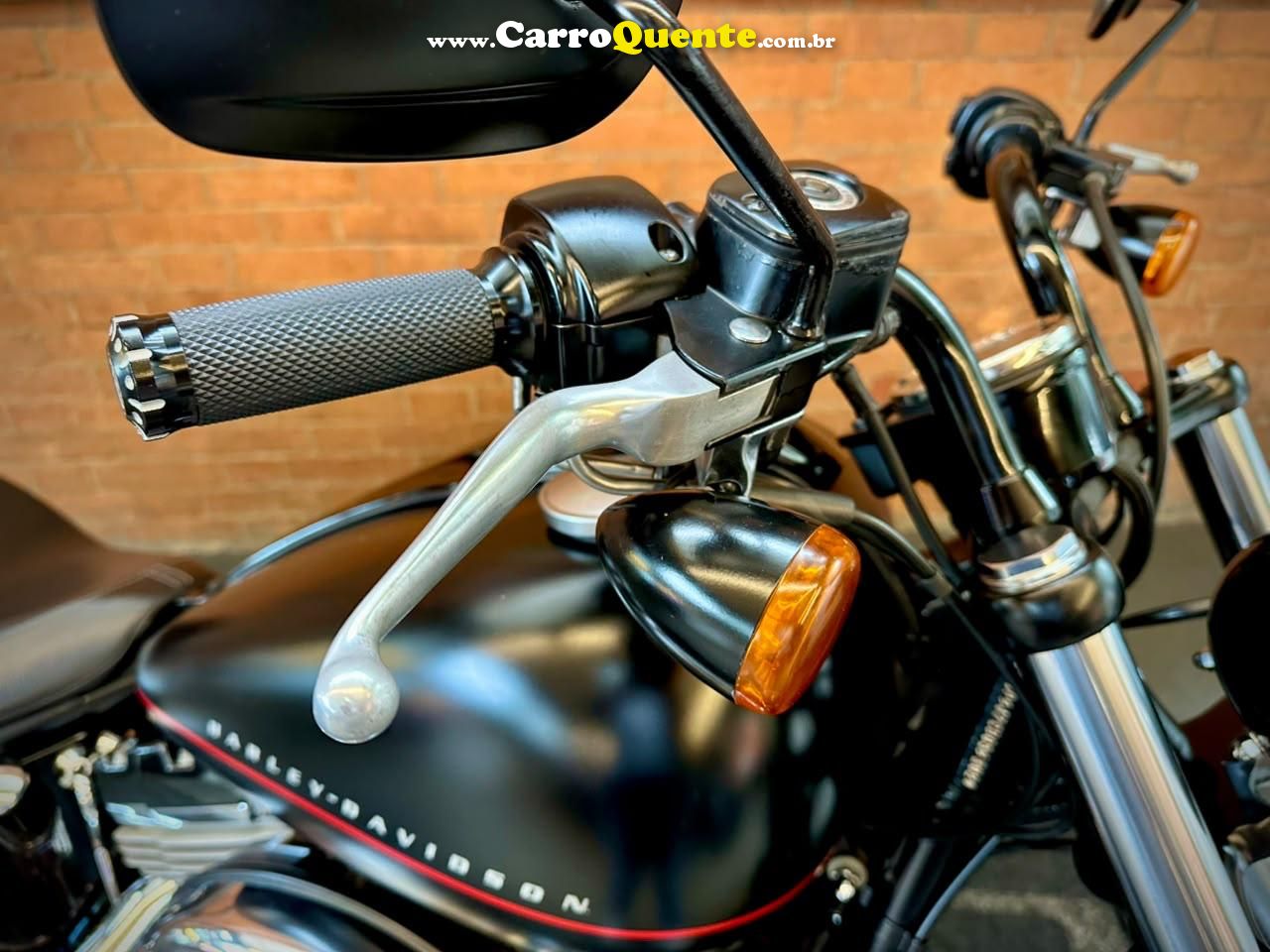 HARLEY-DAVIDSON SOFTAIL BLACKLINE 2012 - Loja