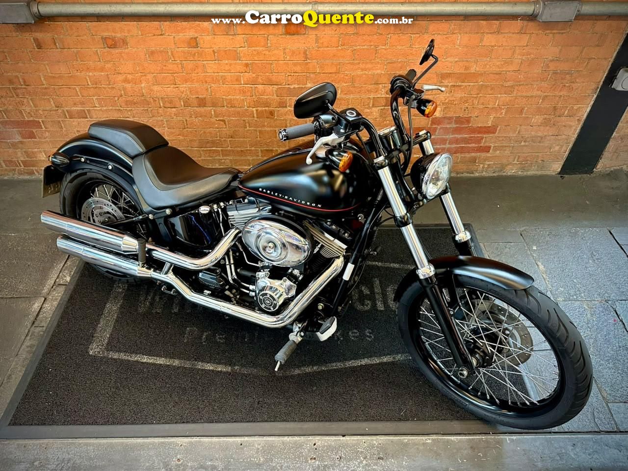 HARLEY-DAVIDSON SOFTAIL BLACKLINE 2012 - Loja