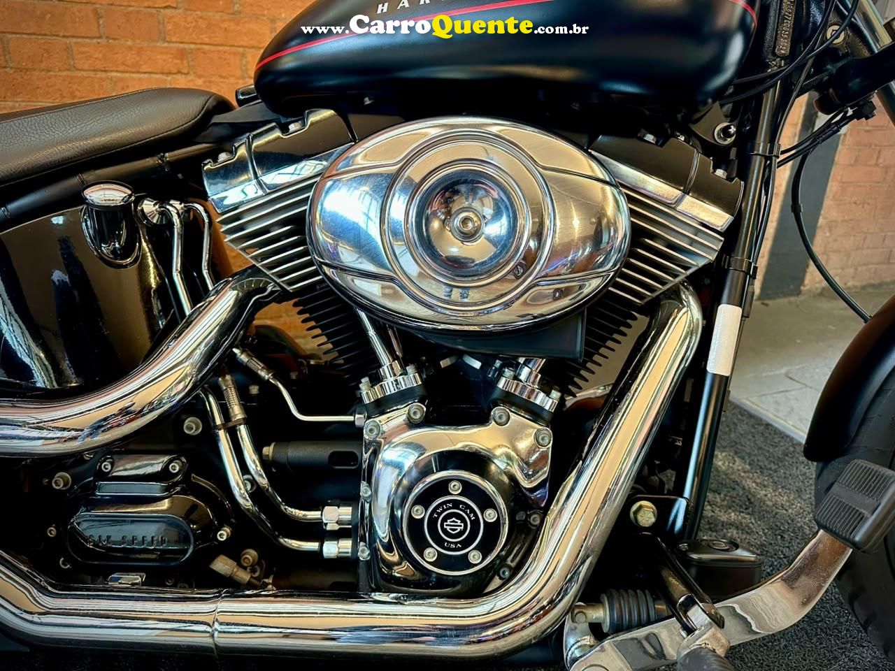 HARLEY-DAVIDSON SOFTAIL BLACKLINE 2012 - Loja