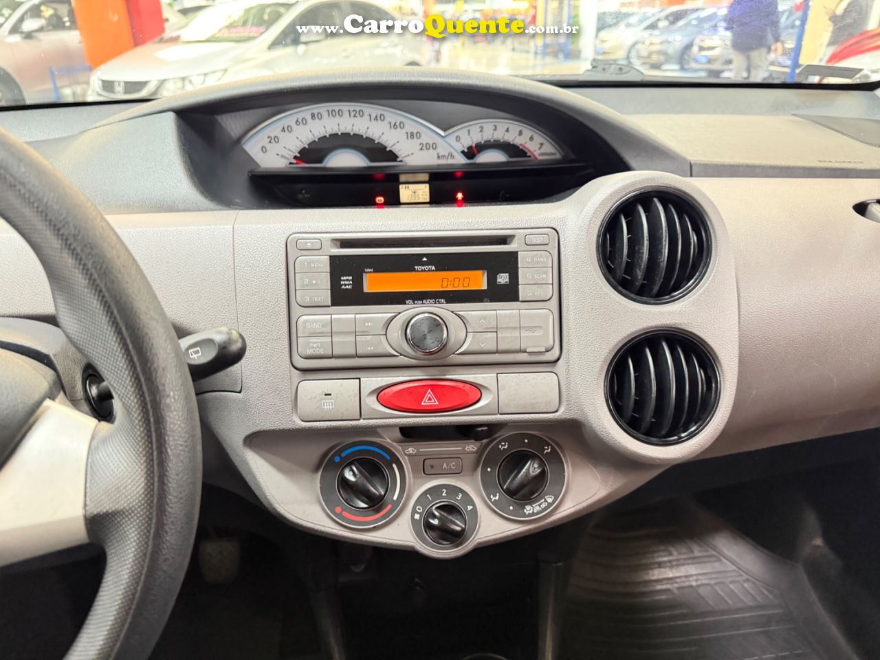 TOYOTA ETIOS 1.3 XS 16V 2013 - Loja