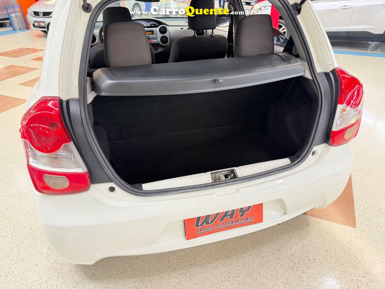 TOYOTA ETIOS 1.3 XS 16V 2013 - Loja