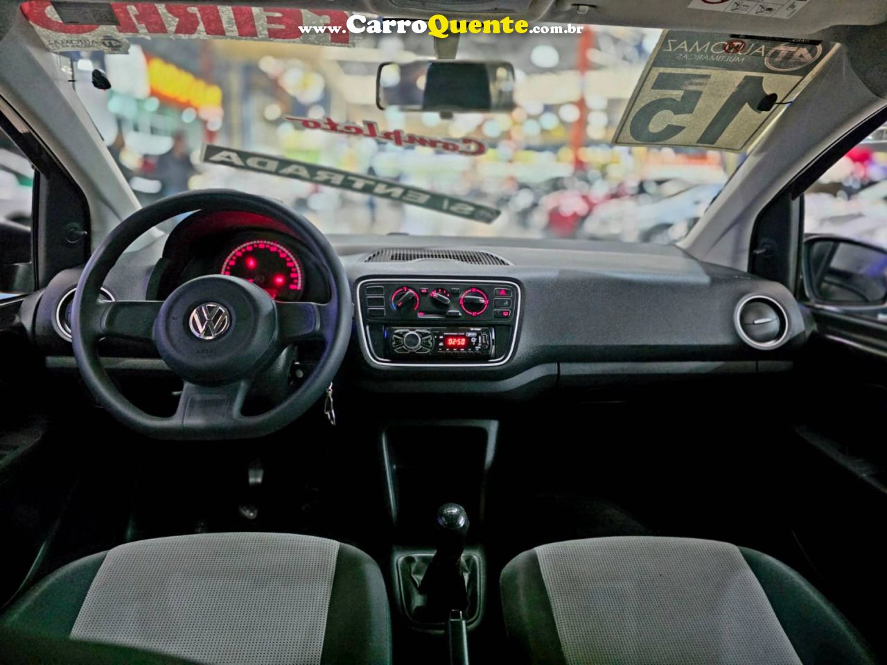 VOLKSWAGEN UP 1.0 MPI TAKE UP 12V 2015 - Loja