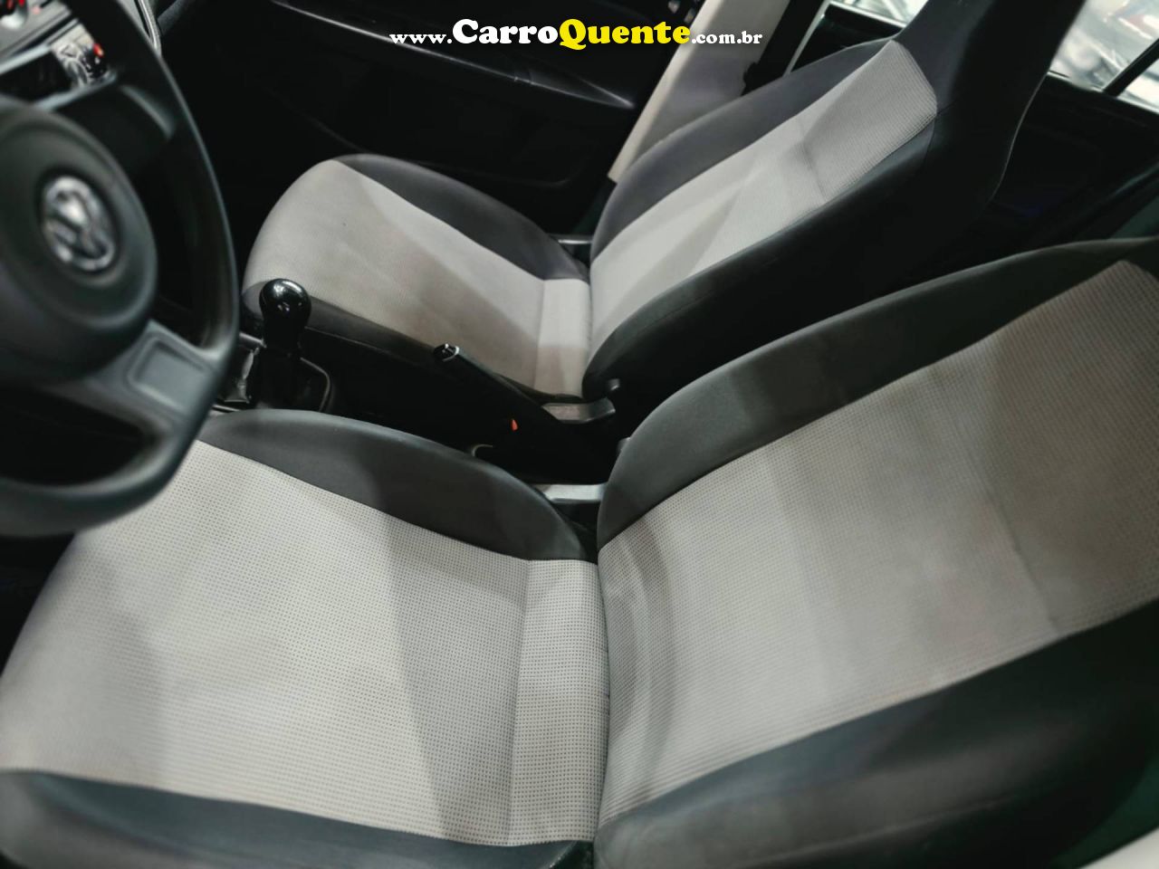 VOLKSWAGEN UP 1.0 MPI TAKE UP 12V 2015 - Loja