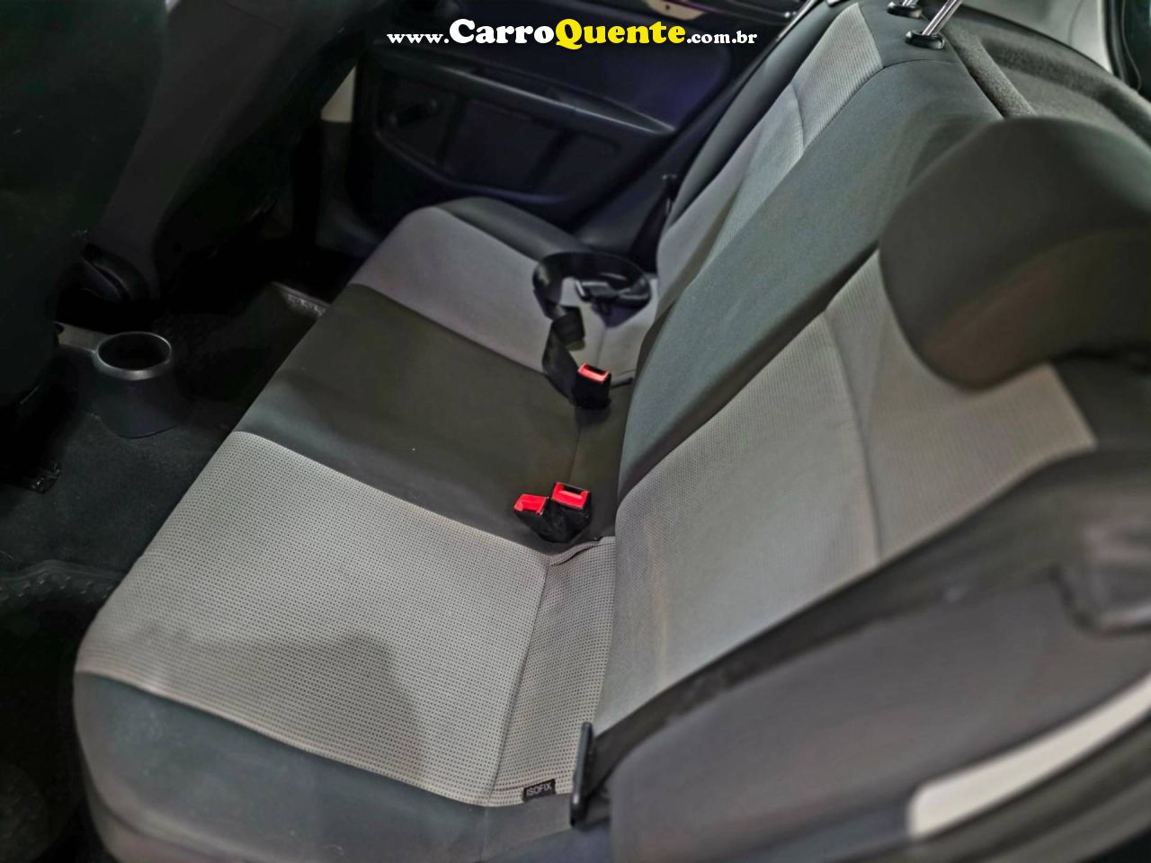 VOLKSWAGEN UP 1.0 MPI TAKE UP 12V 2015 - Loja