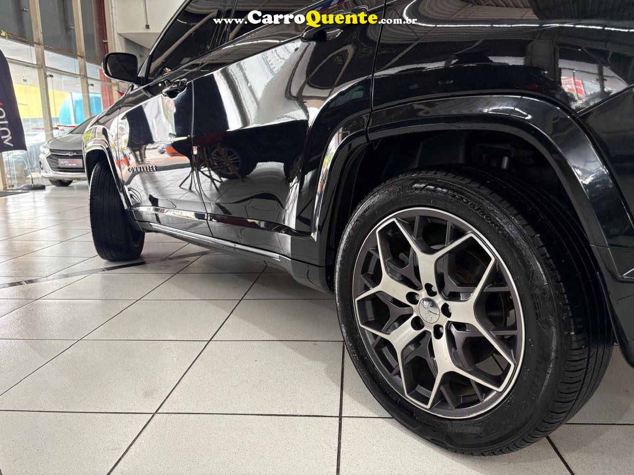 COMMANDER 1.3 T270 TURBO OVERLAND C/ BAIXA KM 2022 - Loja