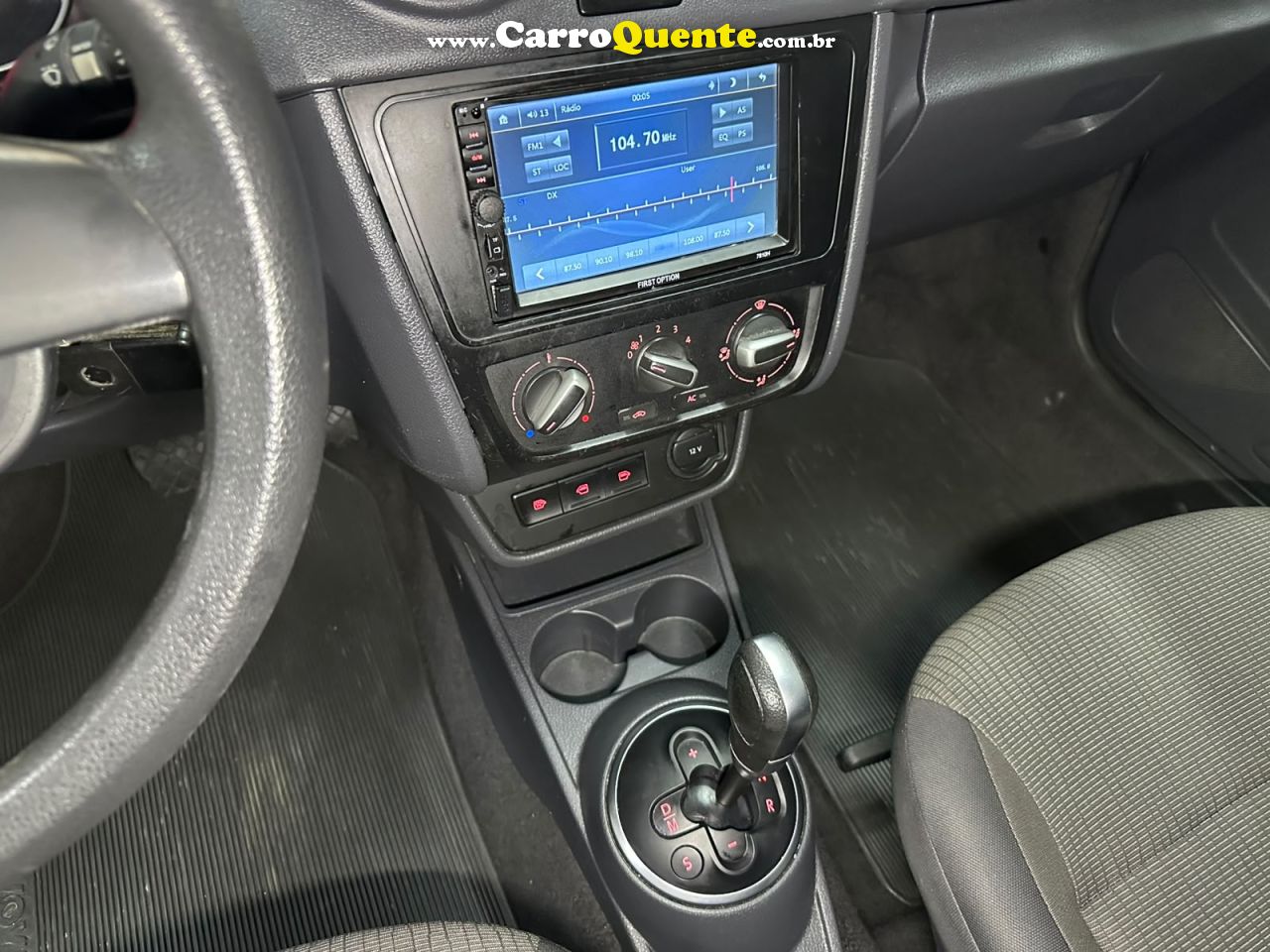 VOLKSWAGEN VOYAGE 1.6 MI TREND 8V 2013 - Loja