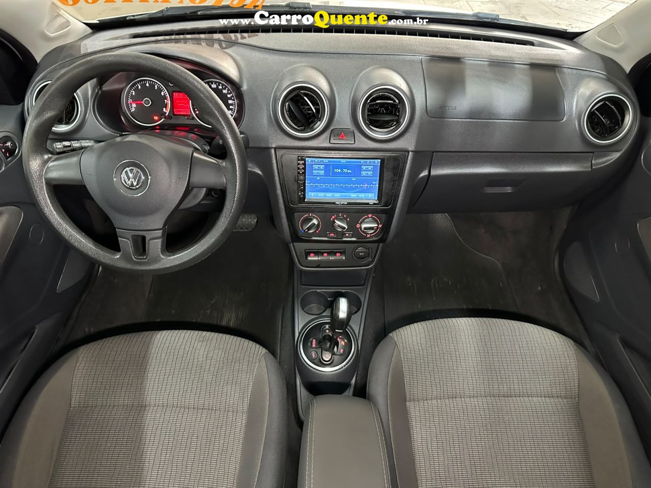 VOLKSWAGEN VOYAGE 1.6 MI TREND 8V 2013 - Loja