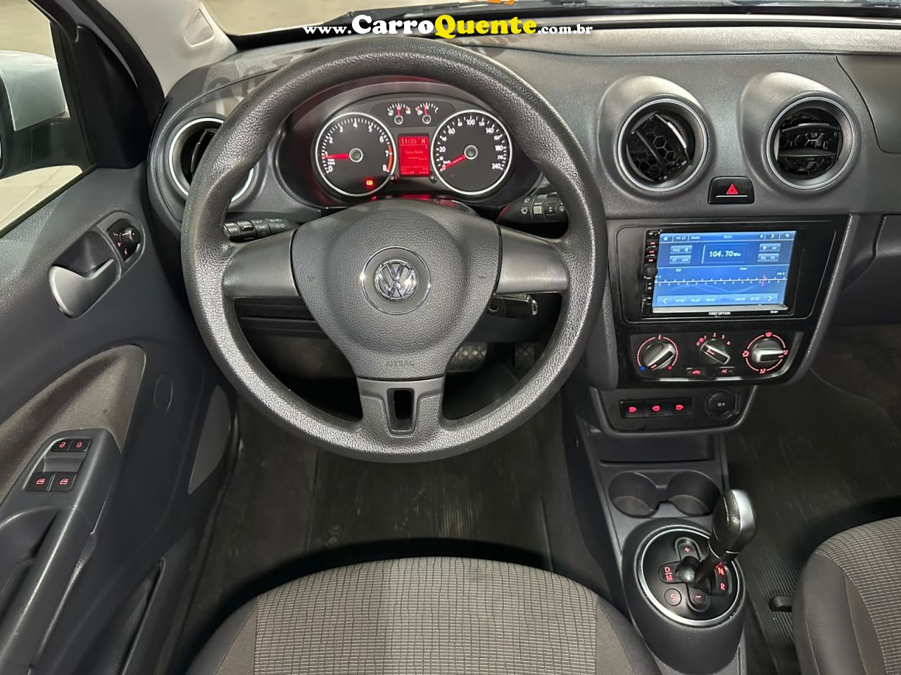 VOLKSWAGEN VOYAGE 1.6 MI TREND 8V 2013 - Loja